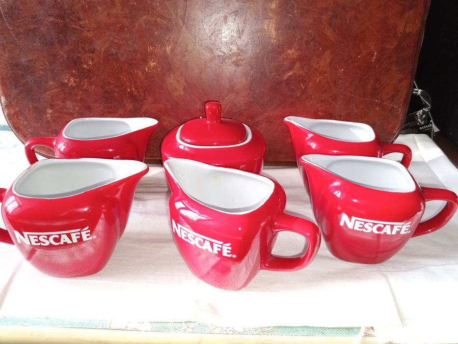 Продаю набор посуды.