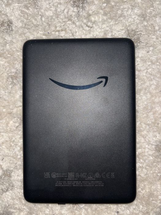 Vând Kindle Generatia 11