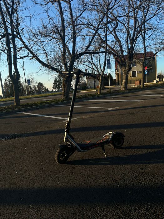 Trotineta Kukirin a1