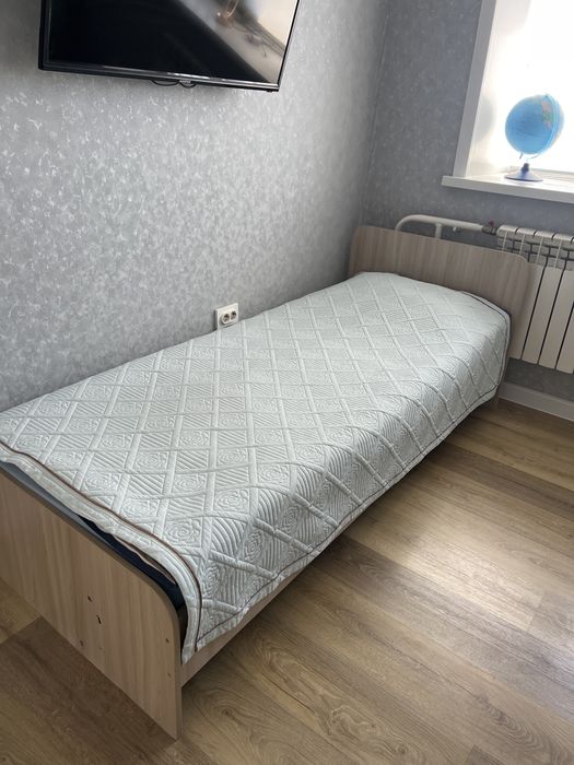 Продаю односпальную кровать.