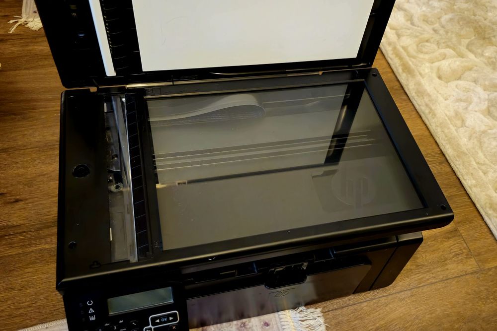 Imprimanta alb-negru