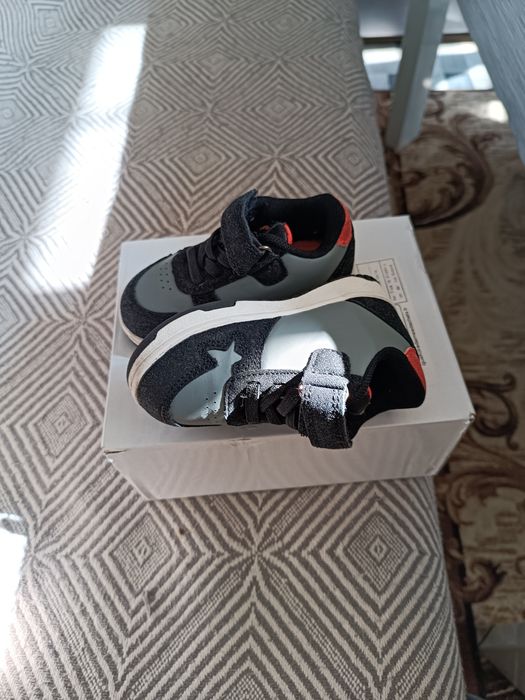 Зимни обувки за бебе