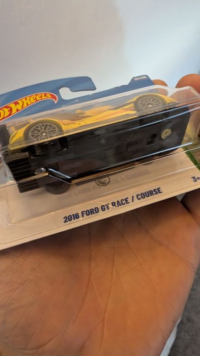 Hot Wheels treasure hunt-2016 Ford GT race/course