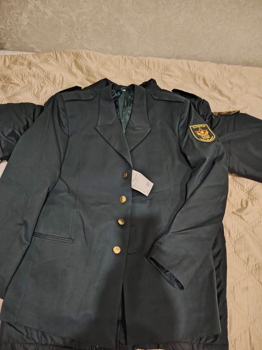 Продам военную форму парадная