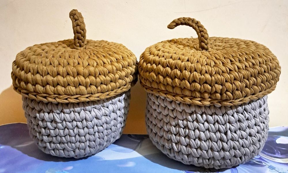 Qoʻlda toʻqilgan dekarativ idishlar