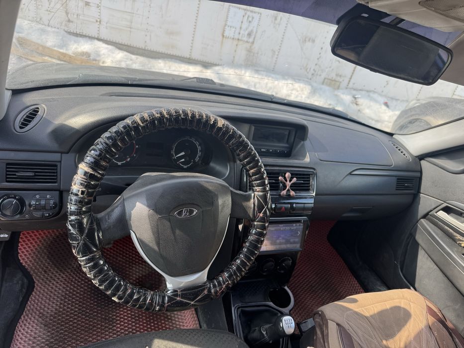 Продам лада приора универсал.2013 год.