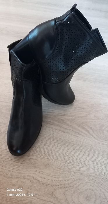 Кожени боти номер 39