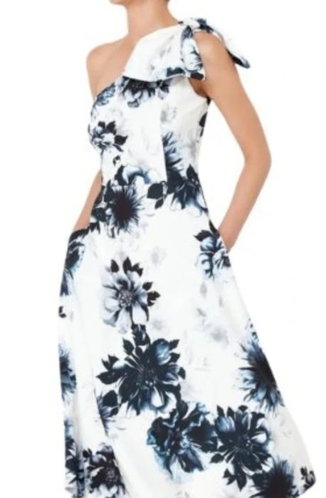 Rochie premium pe umăr