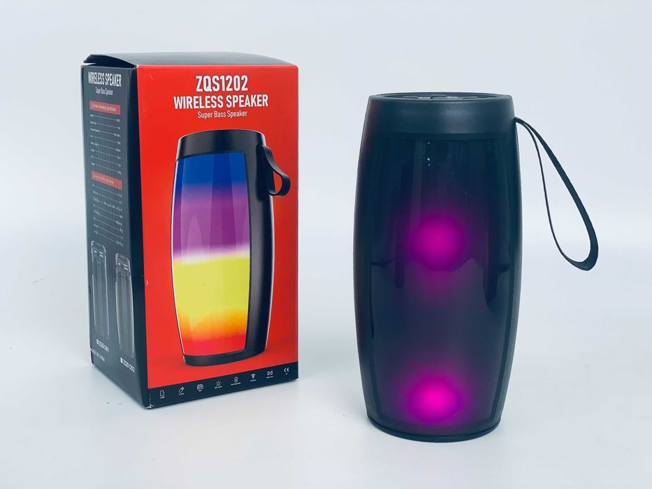 СВЕТЕЩА преносима водоустойчива блутут Bluetooth колонка за музика