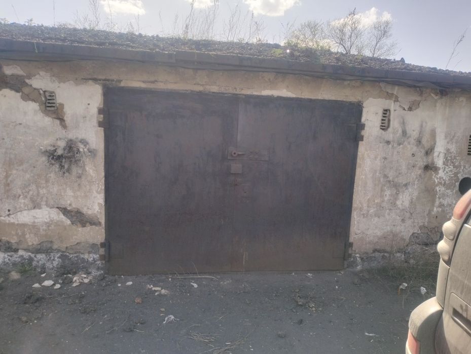 Продам гараж за 17 школой