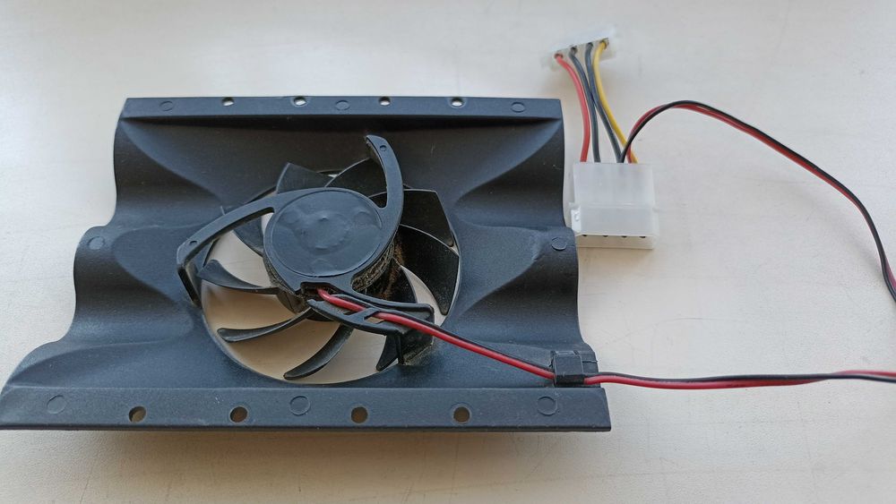 Вентилятор для HDD, кулер (охладитель) для жесткого диска