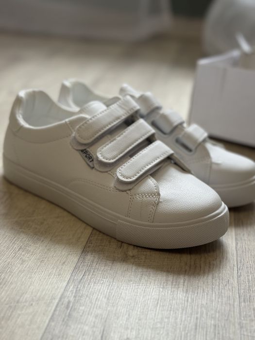 Продам кеды белые, новые