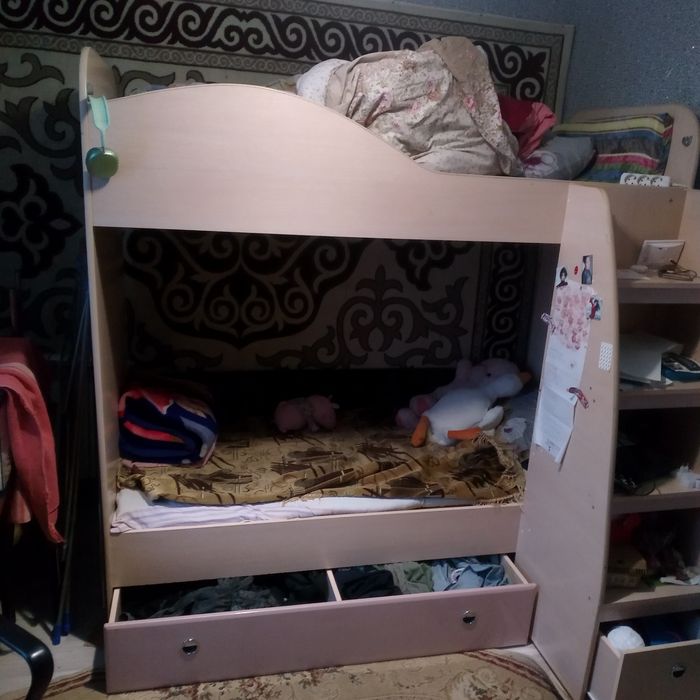 Продам двухъярусную кровать