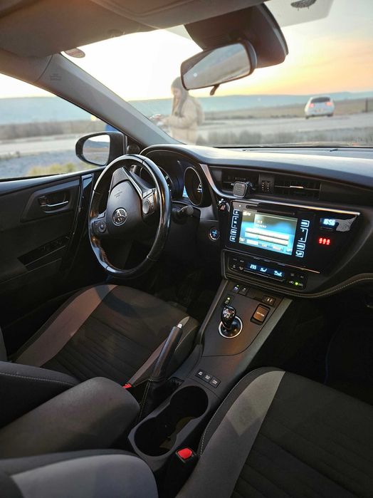 Toyota Auris Hybrid , 2017 , 230.000Km