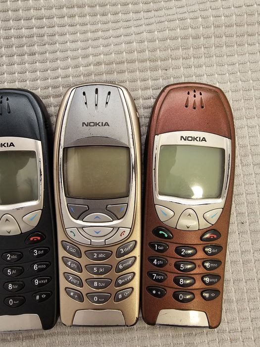 Nokia 6310i si 6210