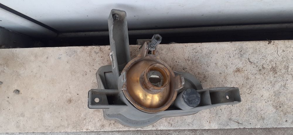 Ляв Халоген  Във Предната Броня  Volvo V40 S40  2001-2004 Година