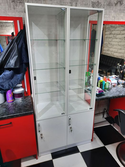 Пенал шкаф витрина для косметолога  , салона красоты  , медицины