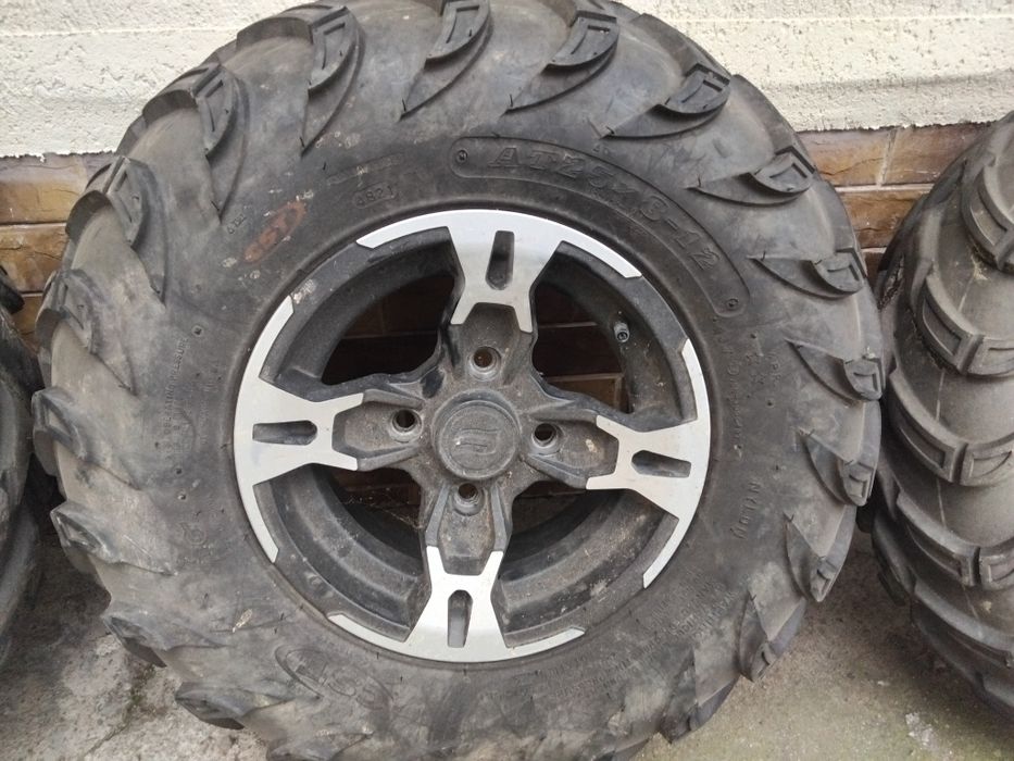 Vînd set roți cf moto noi