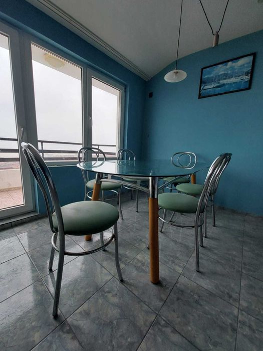 продава трапезна маса с 6 бр столове