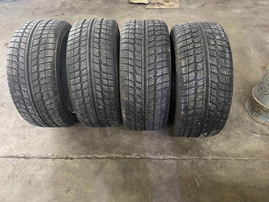 Зимни гуми Sunny Snowmaster 215/40 R17
