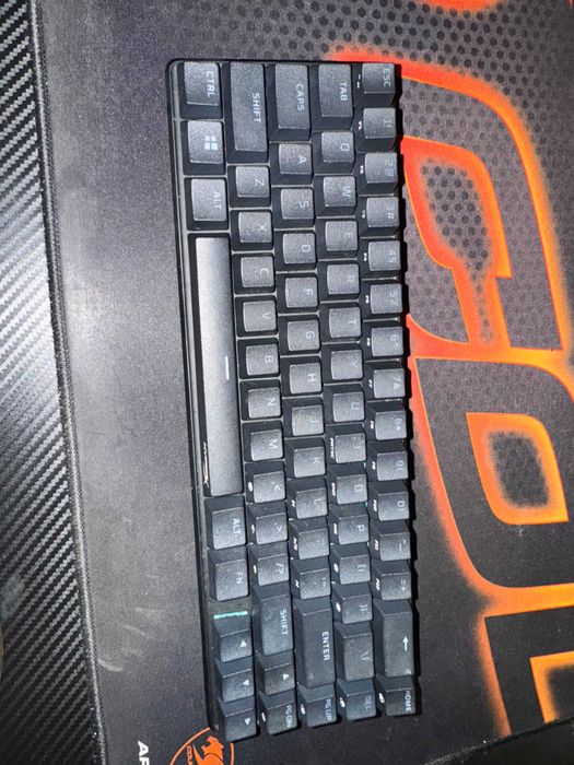 Геймърска клавиатура - HyperX alloy origins 65