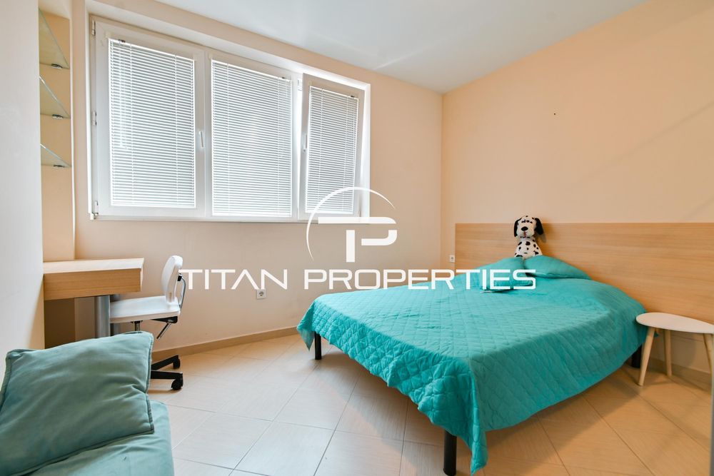 Дава се под наем Тристаен апартамент в София, Лозенец - 100 кв.м за 1000 € - Снимка #10