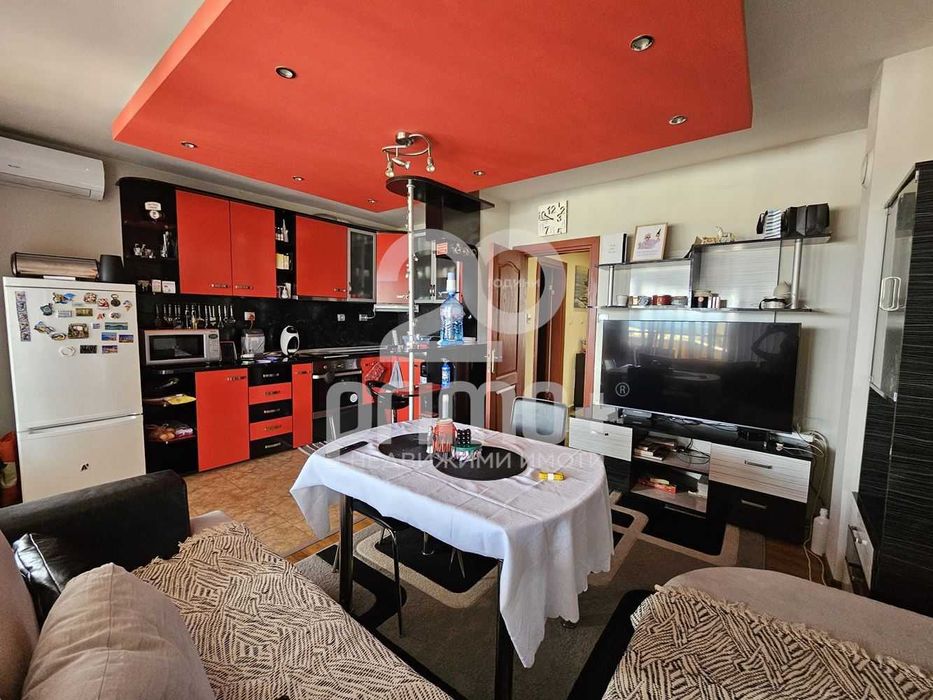 Дава се под наем Тристаен апартамент в Велико Търново, Център - 95 кв.м за 360 € - Снимка #1