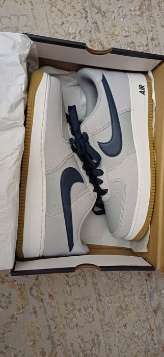 Продам кроссовки Nike