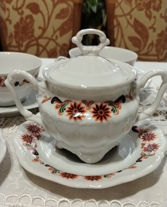 Недорого, СССР, новые, чайные сервизы на 6 и 9 персон.