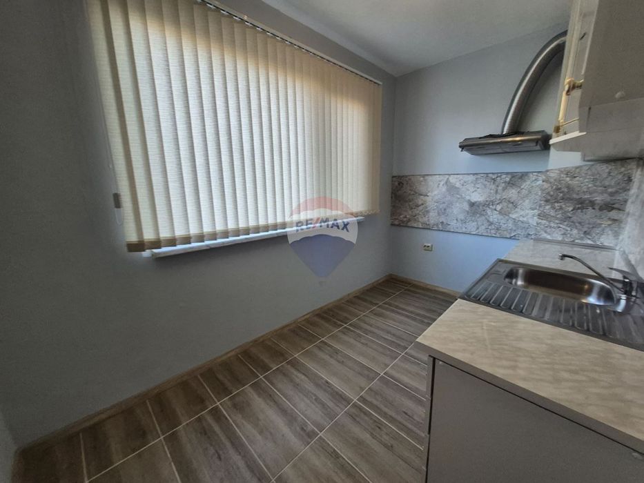 Дава се под наем Едностаен апартамент в Варна, Кайсиева градина - 40 кв.м за 255 € - Снимка #2