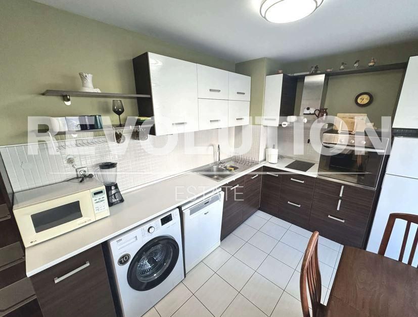 Дава се под наем Тристаен апартамент в Варна, Цветен квартал - 86 кв.м за 797.64 € - Снимка #2