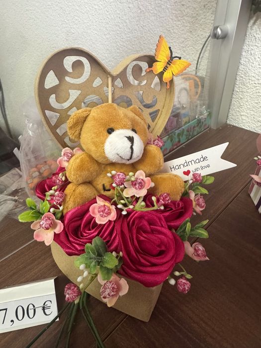 Подаръчни кутийки и  букети