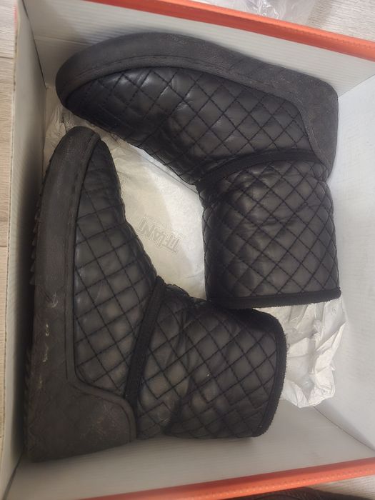 Продам  зимние угги кожаные, прошитые