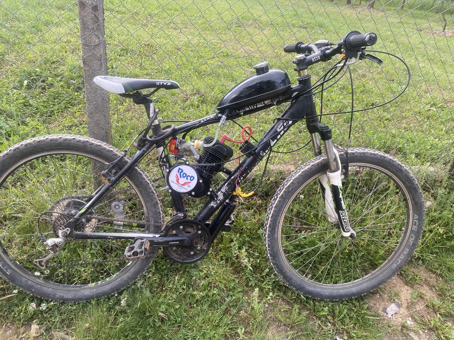 Bicicletă cu motor de 100cc