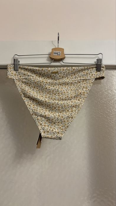 Долнище на бански нов с етикет р-р Л