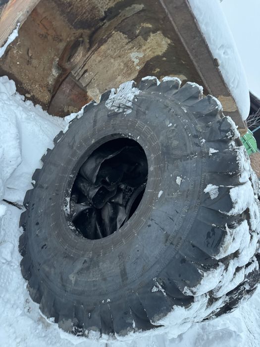 Продам  шины на погрузчик 23,5/25