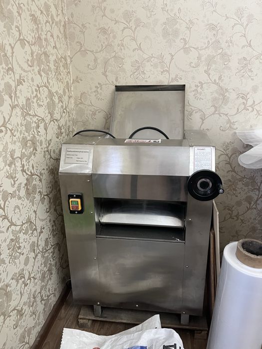 Тестораскаточная машина YP-380