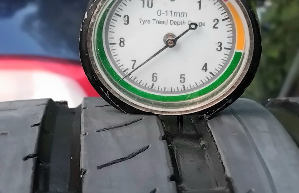 Гуми 225 40 18 Континентал Continental 2 броя - нов внос. Не са нови! Посочената цена е за един брой гума. Без коментар на цената. 43 години опит