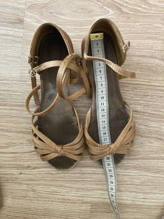 Продам танцевальные туфли