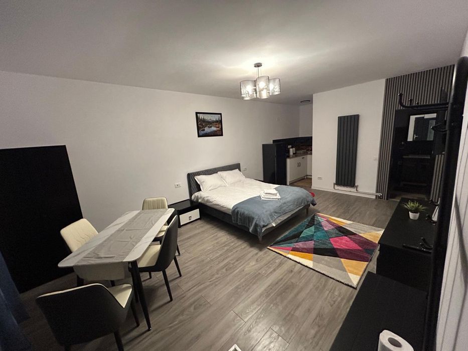 Inchiriez garsoniera