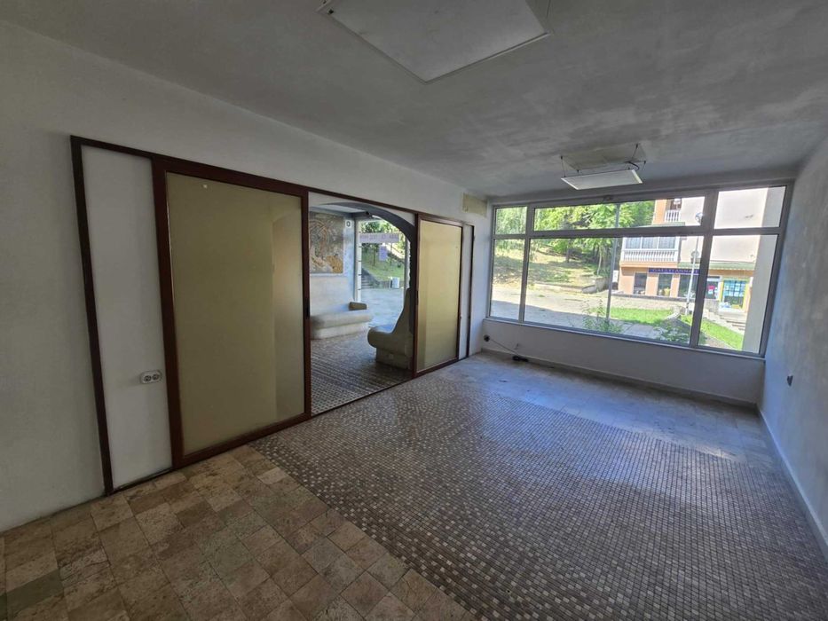 Продава се Магазин в Велико Търново, Център - 61 кв.м за 1786 €/кв.м - Снимка #7