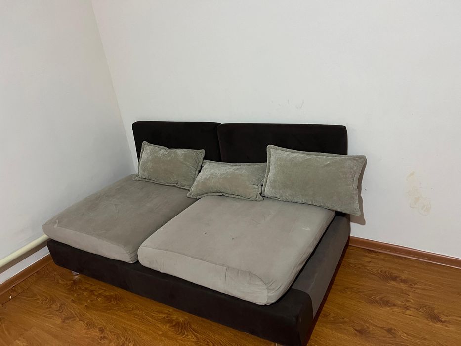 диван  8000тг.