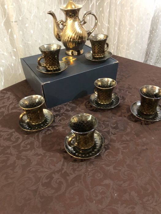 Продам.Красивый чайный сервис.