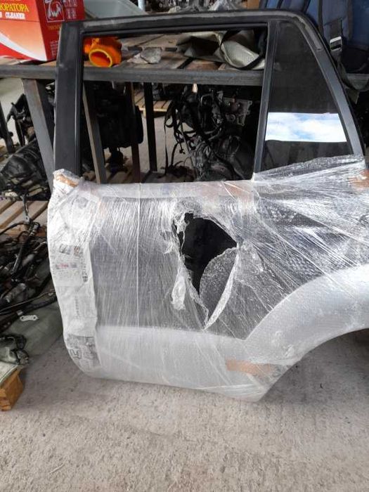 Дверь Toyota Hilux Surf N215