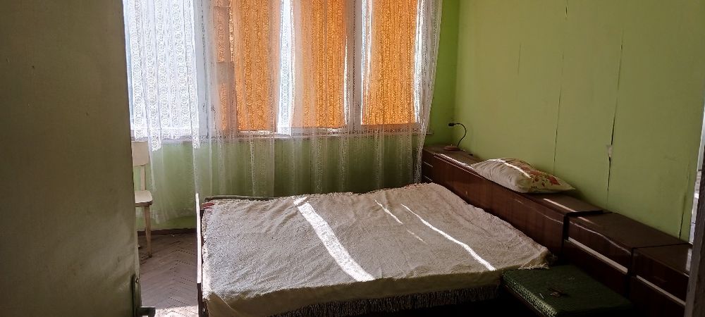 Отдавам под наем тристаен тухлен