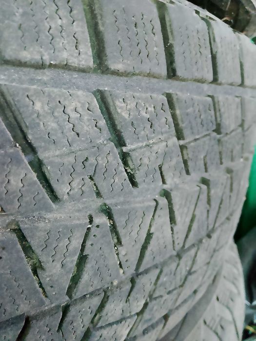 Bridgestone Blizzak DM-V2 235/65 R17, комплект 6 шт, зимняя
