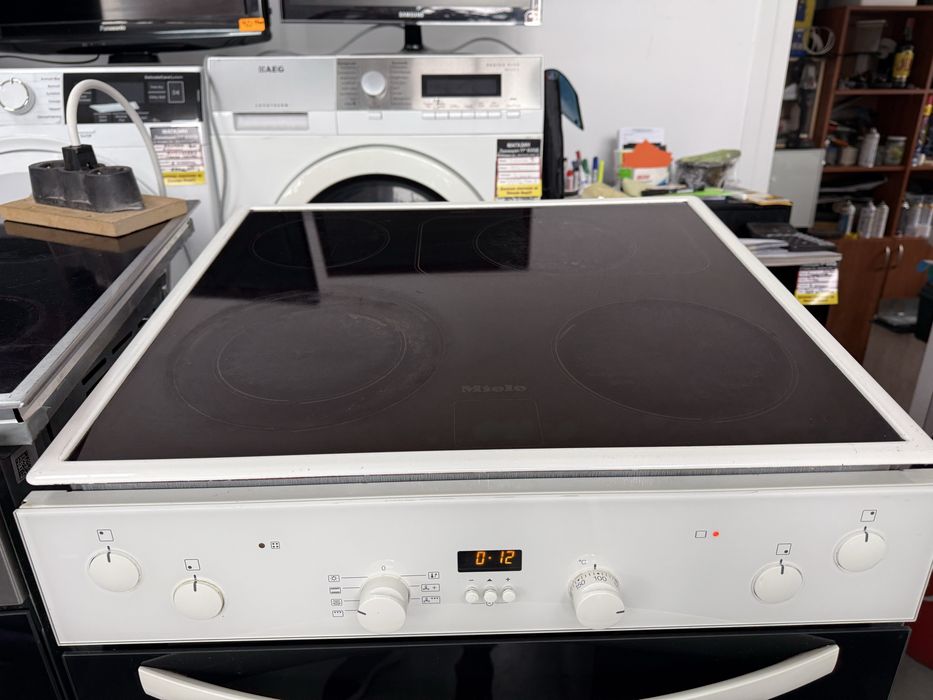 Фурна и плот за вграждане Miele