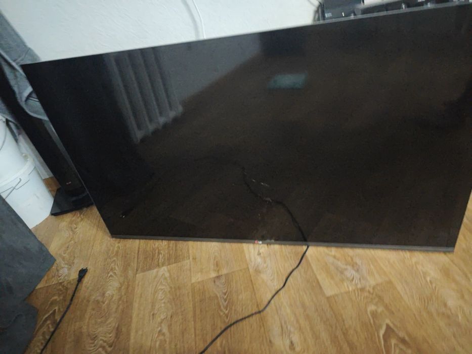 Телевизор LG 55 UP77