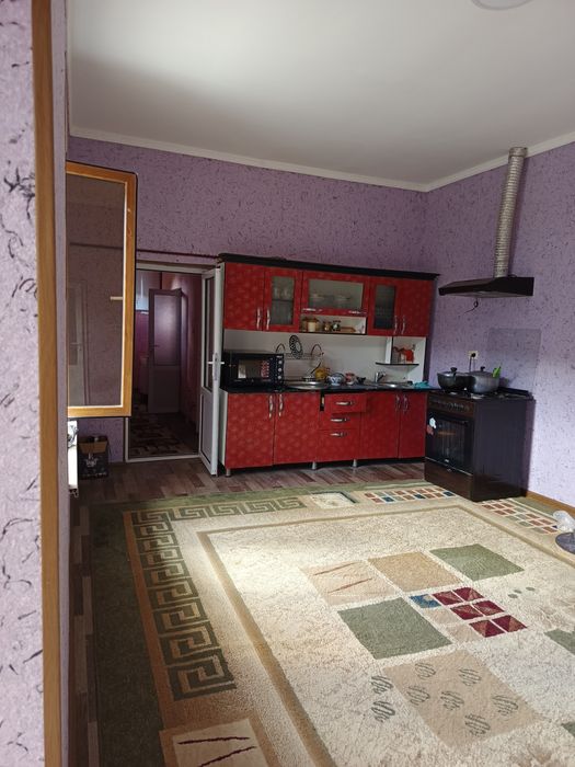 Навоий шахар Умид кургонида пишган гиштдан курилган ховли сотилади