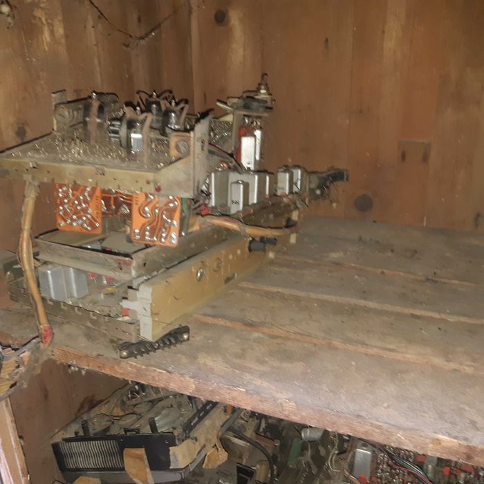 Електронни платки,кондензатори,уреди и др